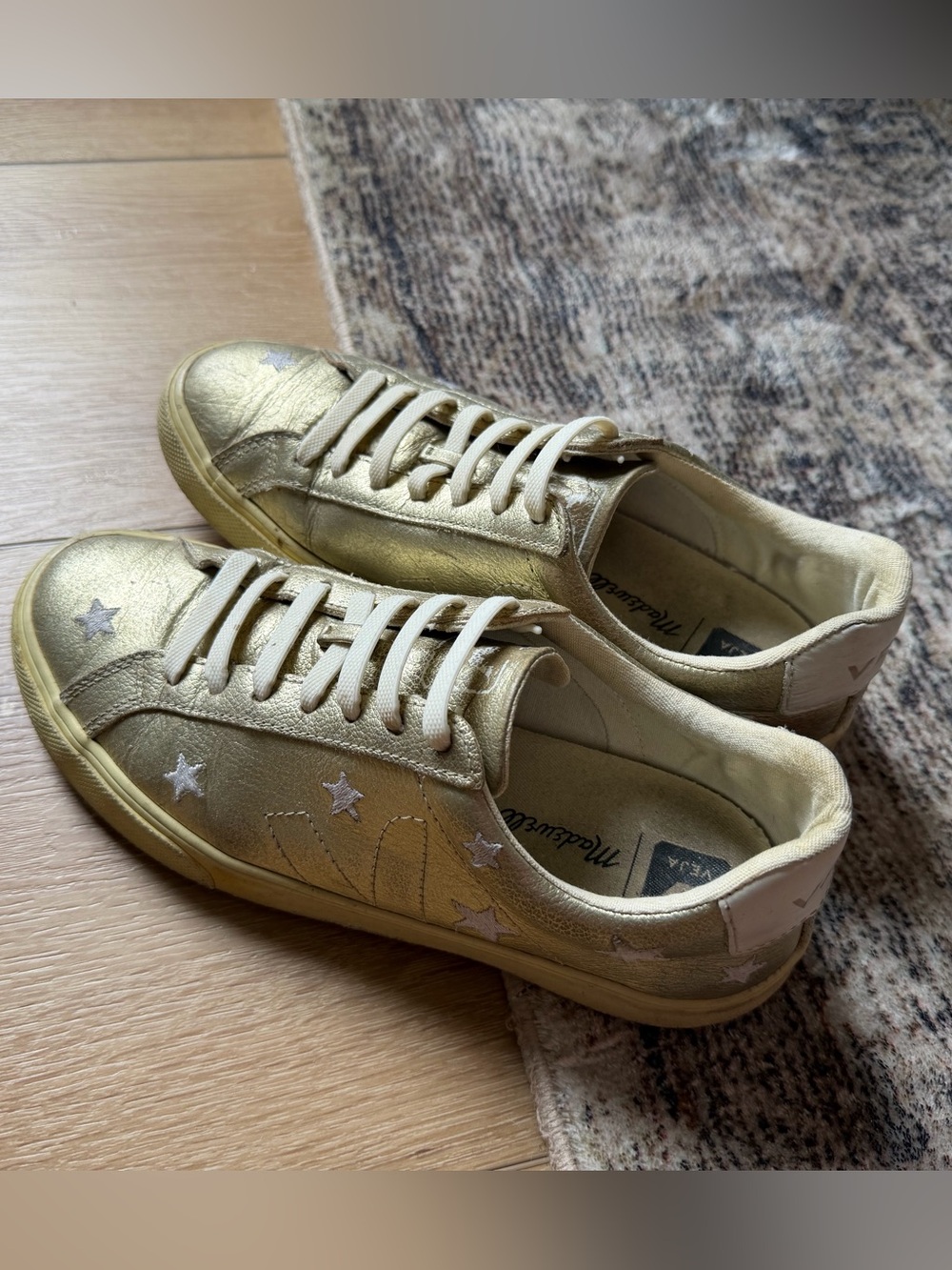 Madewell x Veja Esplar Low Sneakers in Star Embroidered Gold Leather
